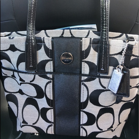 Coach Handbags - Authentic Coach handbag